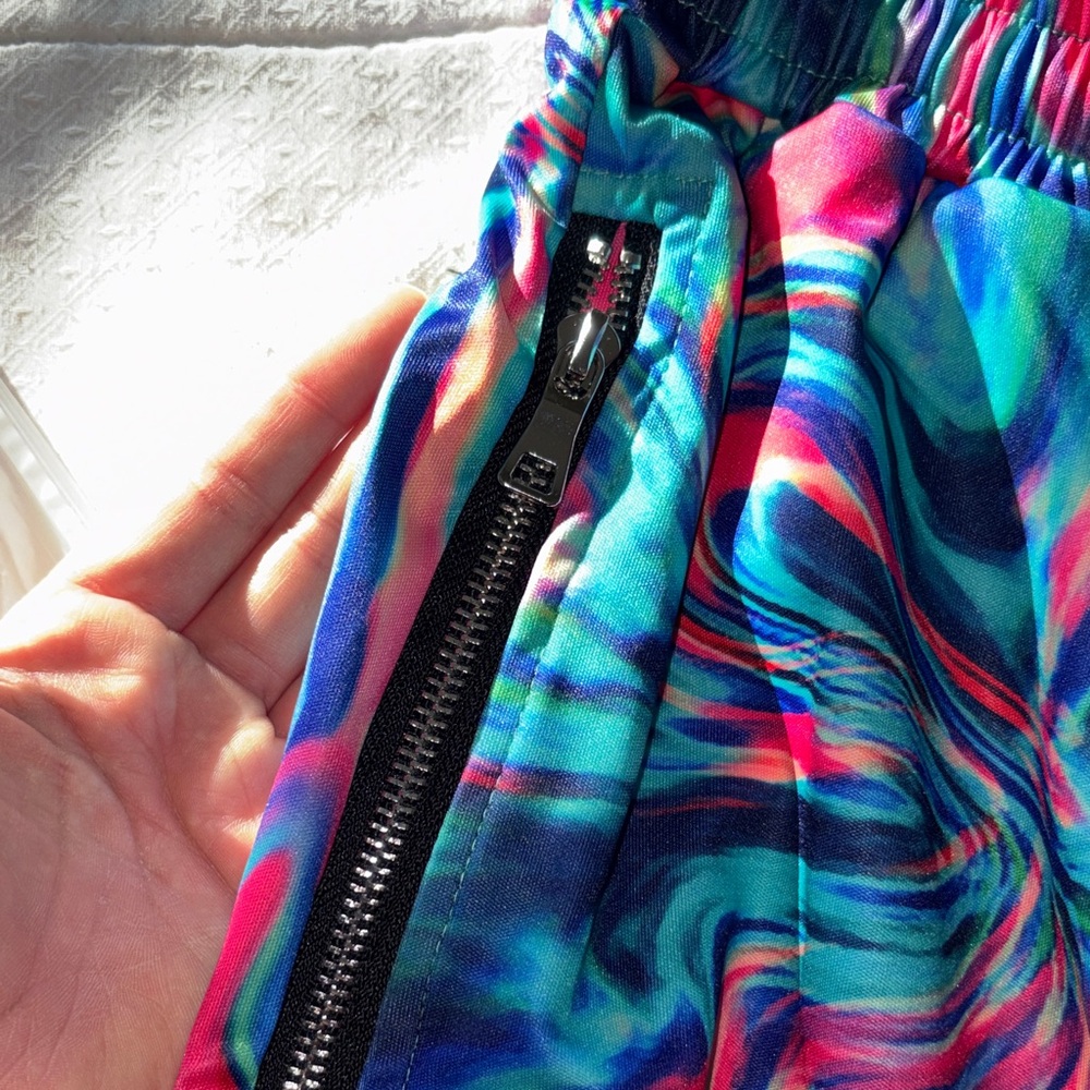 #84 Neon Blue Tie-Dye Shorts men’s Large - Picture 5 of 5